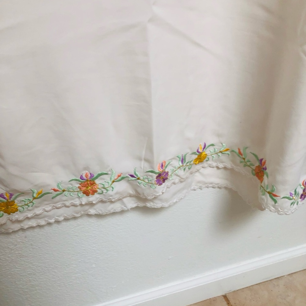 Vintage Woman’s  Embroidered Kaftan - Picture 4 of 5